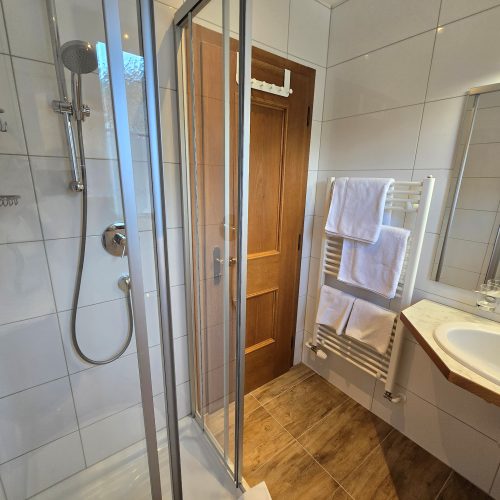 gaestehaus-burgi-zillertal-bad-dusche-5