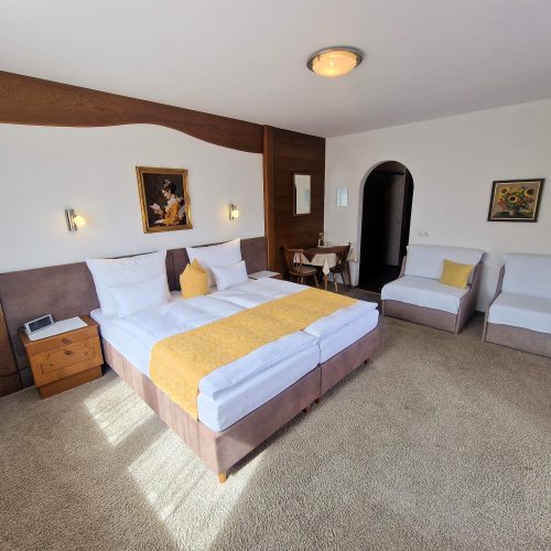 gaestehaus-burgi-zillertal-tirol-zimmer-bett-2