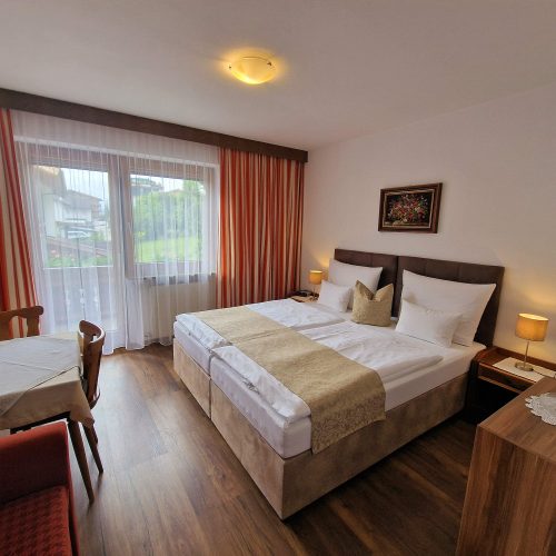 gaestehaus-burgi-zillertal-tirol-zimmer-bett-3